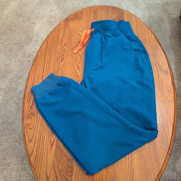 FIGS Blue Scrubs Set - Size M - Picture 6 of 10